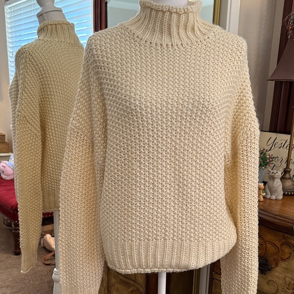 isalis Cozy Cream Knit Turtleneck Sweater - Picture 1 of 10
